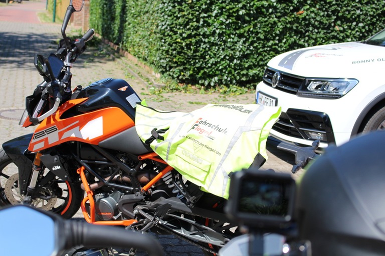 Wir begleiten Dich auch mit dem Motorrad